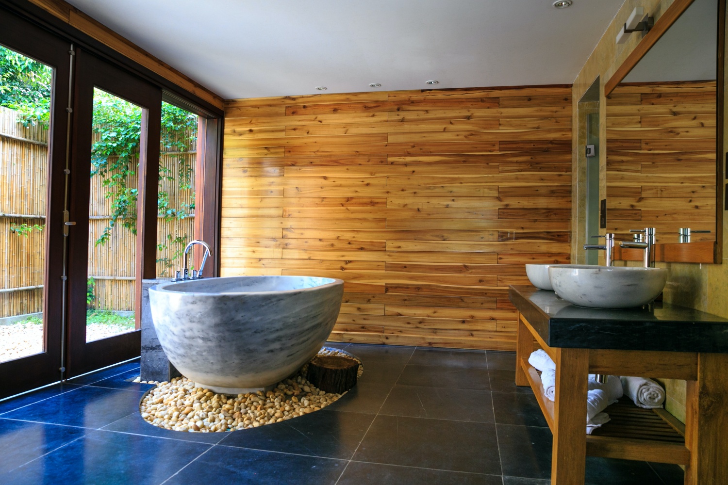 Особенности отделки ванны в деревянном доме