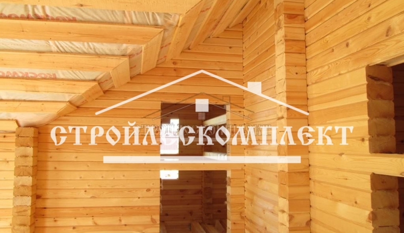 Двухэтажный деревянный дом в п. Успенский
